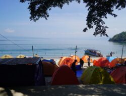 Pantai Pangkodian, Spot Buruan Wisatawan di Hari Libur