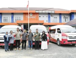 Bupati Tapanuli Tengah Serahkan 3 Unit Bus Sekolah untuk Anak Korban Bencana : Bukti Nyata Pemerintah Hadir di Tengah Masyarakat